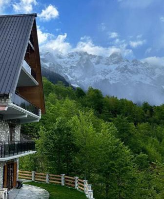 Shale House | Valter & Drita's Guesthouse