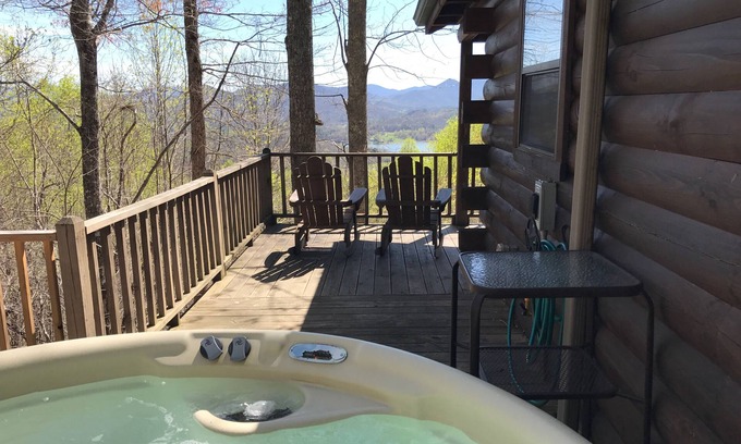 Hiawassee Cabin | Very Clean, Hot Tub, Dogs Welcome