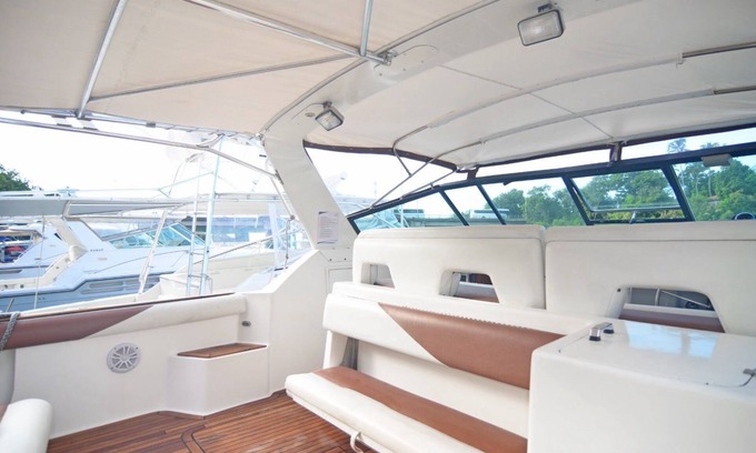 La Romana Boat Rental | Very luxurious accommodation on a boat, room, bathroom and fine wood finishes.