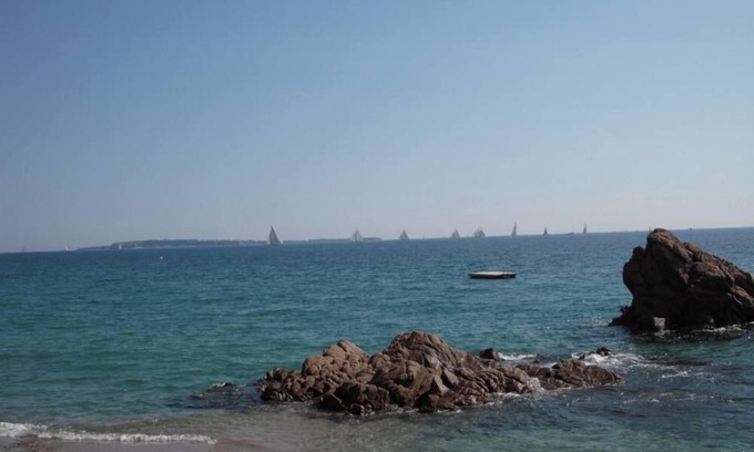 Cannes La Bocca Apartment | Very nice 100 m. Carrré, near the beach