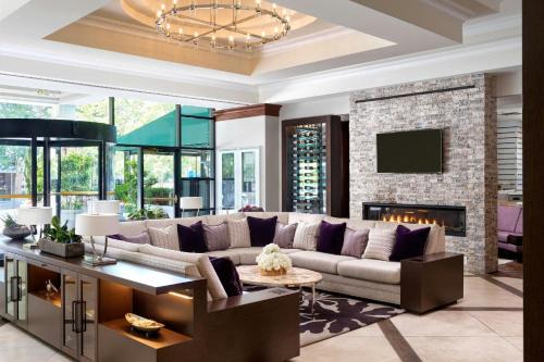 Downtown Victoria Hotel | Victoria Marriott Inner Harbour