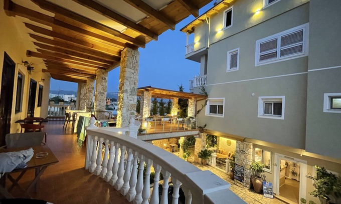 Vlore House | Vila Arial