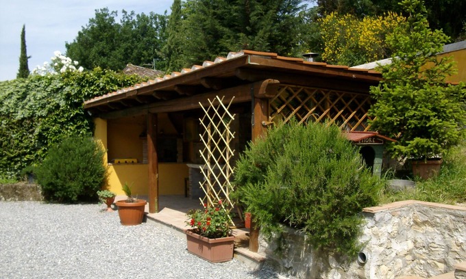 Capannori Villa | Villa 4/8 person with pool, garden - Lucca /Tuscany