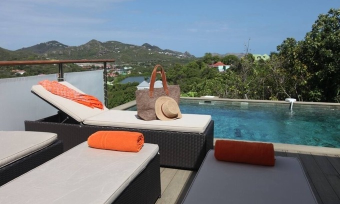 Morne de Depoudre Villa | Villa Anakao - Great Central Location