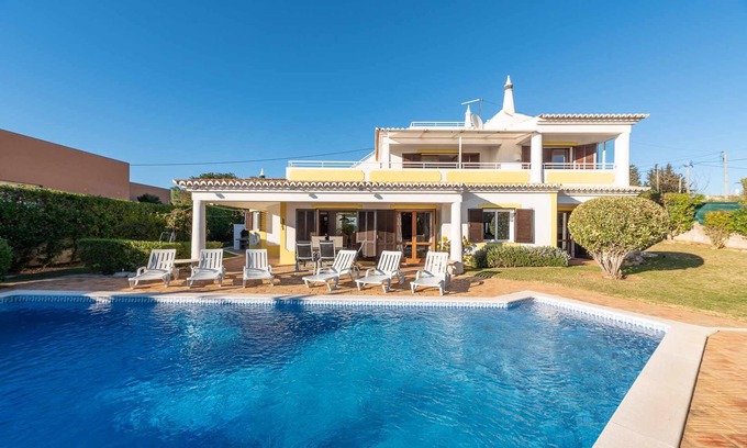 Cerro de Aguia House | Villa Andrea by Gabi Miguel