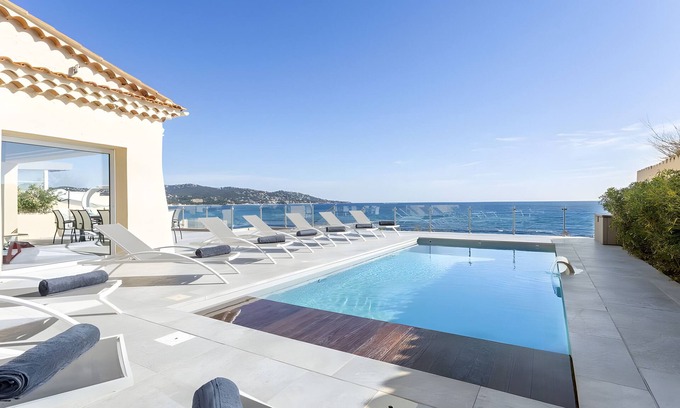 La Nartelle Villa | Villa 'Baraka' with Sea View, Wi-Fi and Air Conditioning