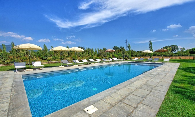Le Piazze Villa | Villa Cangeli - Vacation Rental with swimming pool in Valdichiana, Tuscany.