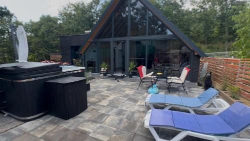 Komoran Ski Chalet | Villa Dielli Gadish