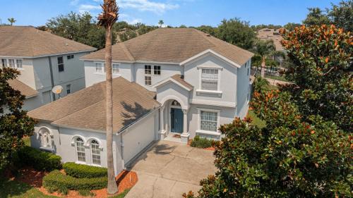 Haines City Villa | Villa Eman 5bed 4bath with Private pool& Hot Tub close 2 Disney & Legoland