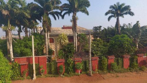 Abomey-Calavi Villa | Villa Gaudi (Gaoudi)