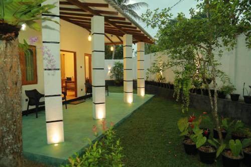 Thiranagama Villa | Villa Green Heaven Hikkaduwa