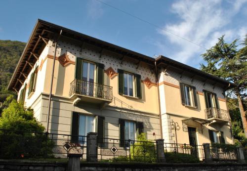 Limonta Apartment | Villa Ortensia