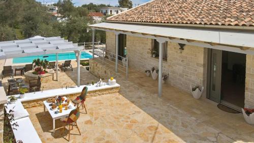 Vlachopoulatika Villa | Villa Rei 3 Bedroom Villa with Pool