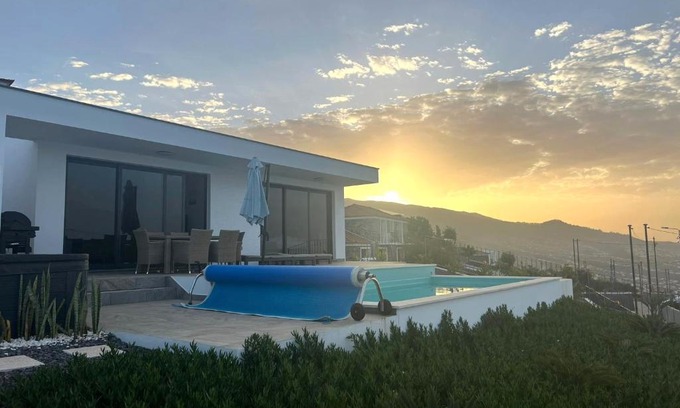 Prazeres Villa | Villa Sundowner