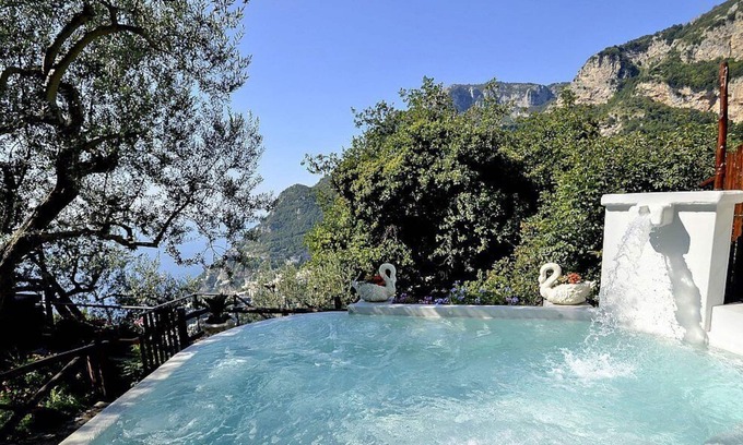 Montepertuso Villa | Villa Violaciocca: An elegant and welcoming villa located in an isolated position, on the slopes of a hill which is covered with olive groves, with Free WI-FI.
