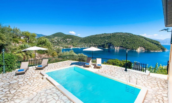 Katokhorion Villa | Villa Votsalo Desimi by Villa Plus