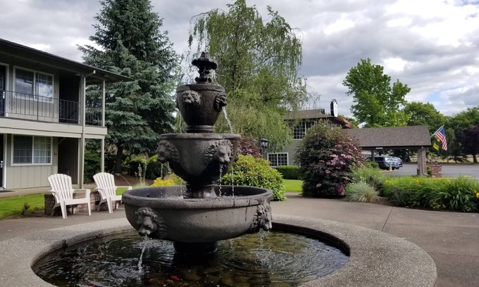 Springfield Hotel | Village Inn Springfield