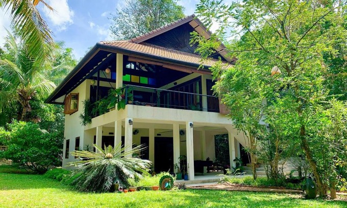 Nuea Khlong House | VillaVarin Ko Jum - Nature, Space & Luxury