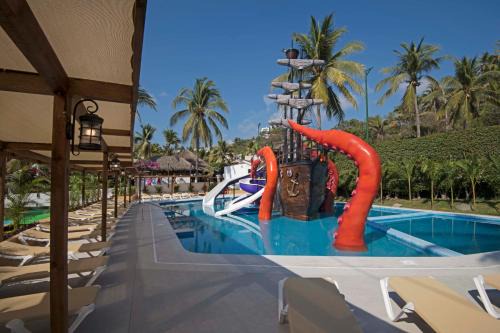 Colinas de Santiago Resort | Vista Playa de Oro Manzanillo
