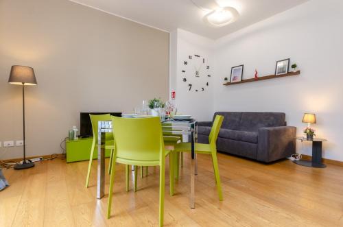 Gioia Apartment | Vivimihome-Chic Apartment near Milano Central