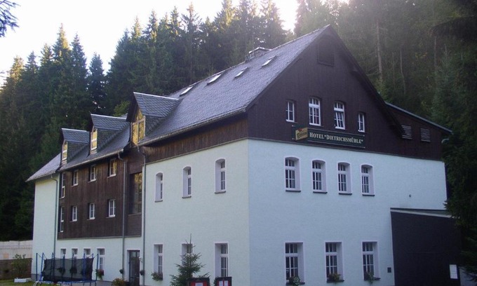 Crottendorf Hotel | Waldhotel Dietrichsmühle