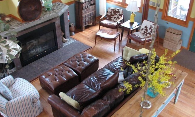 New Buffalo Cottage | Walk to Private Beach, Great screened porch, Chefs kitchen, Open beam design
