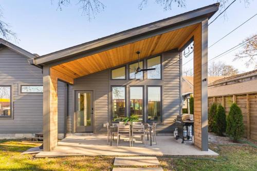 McFerrin Park House | Walk to Restaurants Outdoor Patio with Grill and Fit Pit 1 Mile to Stadium and Downtown