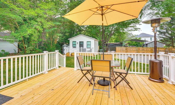 Lexington House | Walk to Uptwn Lexington: Modern Retreat w/Porch!