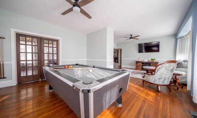 Norfork House | Walking Dist.Pub/Food/River-Liberty Manor, Norfork