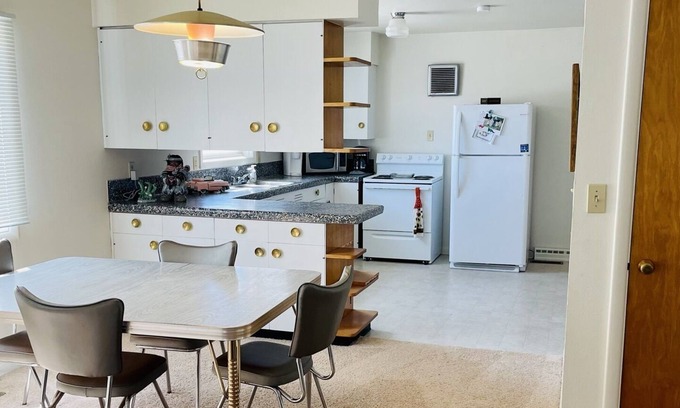Pinnacles Entrance Badlands House | Walking distance from Wall Drug the City Park and all restaurants in town!