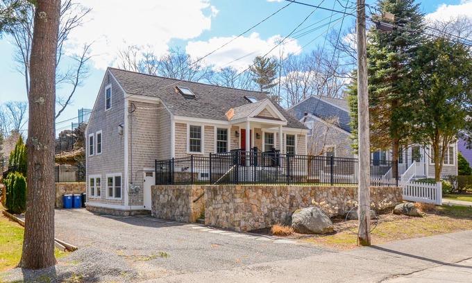 Ogunquit House | Walking distance to everything in the heart of Ogunquit