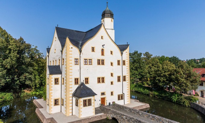 Klaffenbach Hotel | Wasserschloss Klaffenbach Schlosshotel