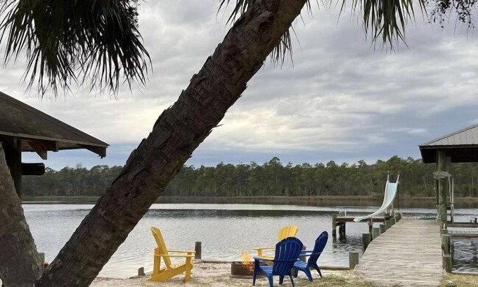 Ono Island Cottage | Watch Dolphins on your own Private Beach! Renovated! Boat Launch Extremely Close