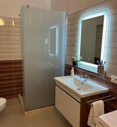 Vlore Apartment | Water Lily Apartments