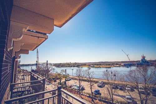 Wilmington Apartment | Water Street Retreat 12