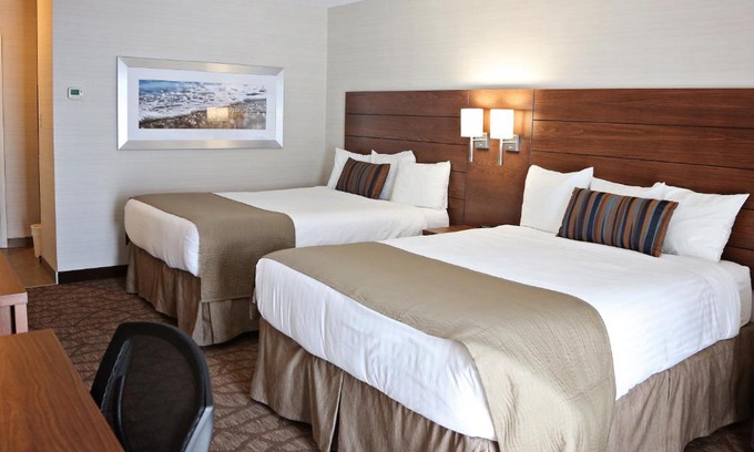 Timiskaming District Hotel | Waterfront Inn