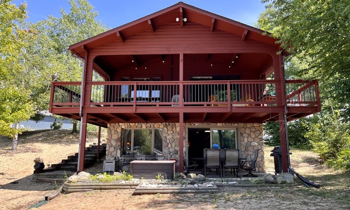 Mears Cottage | Waterfront Lake House with private dock on Upper Silver Lake!