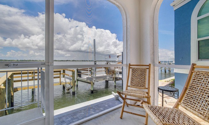 Nettles Island House | Waterfront Nettles Island Beach House: Pool Access