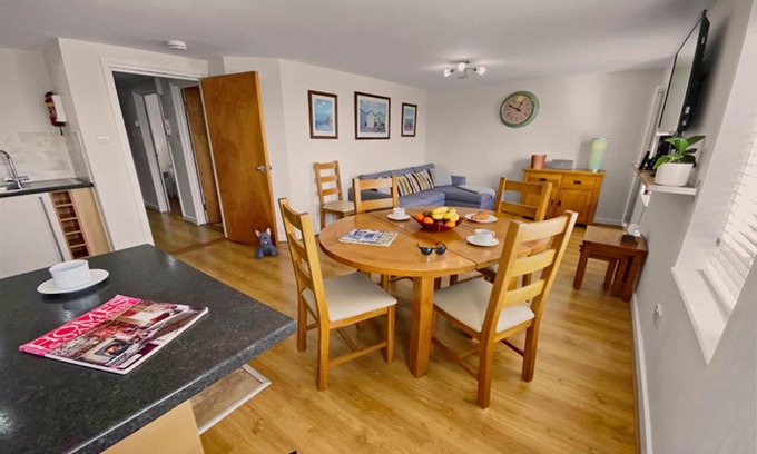 Gosport Apartment | Waterfront Quay