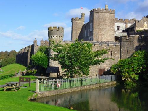 Watermouth Apartment | Watermouth Castle, Bassett Apartment