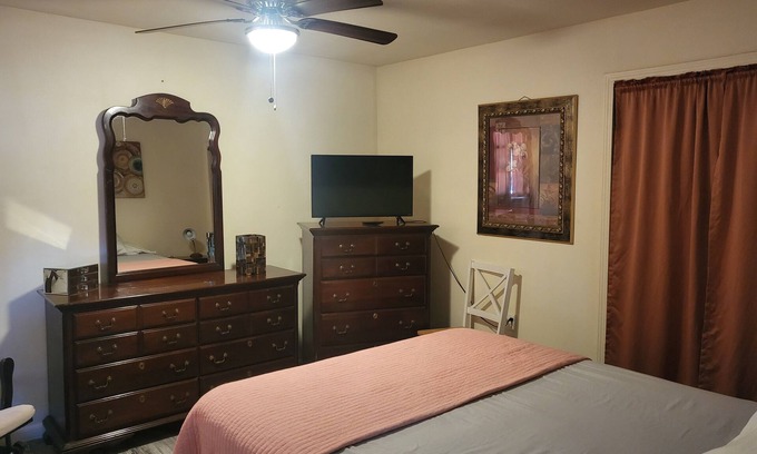 Bay VIew Addition Cottage | Weekly & Monthly Discounts, Super cute & great location, Pet OK w/yard & deck