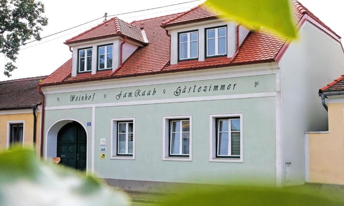 Retzbach Apartment | Weinhof & Gästezimmer Gregor Raab