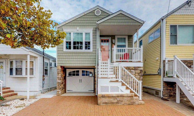 Seaside Heights House | Well-established Rental! Walk to Beach & Bay, BBQ, Ping Pong, Badges & More!