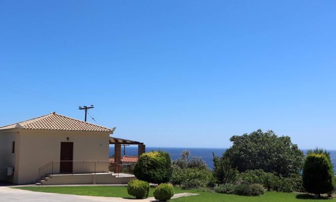 Pylos-Nestoras House | Well-kept, idyllically situated vacation home above the Zaga beach near Koroni i