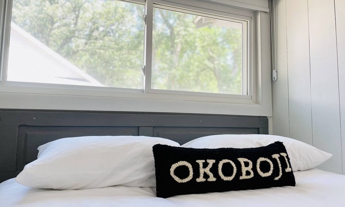 Arnolds Park Cottage | West Lake Okoboji Cub Cottage