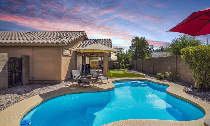South Mountain House | Western vibe 3 BR home with heated pool and sauna