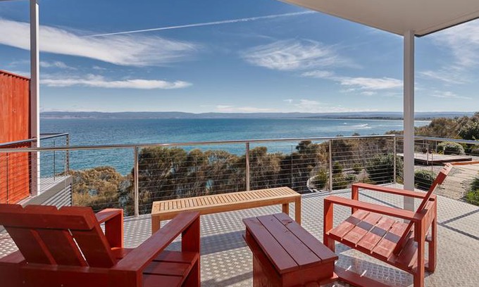 Coles Bay Apartment | Whale Watcher 2