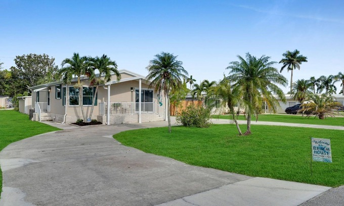 Bouvet Island House | Where dreams come true in this 3-bedroom house in delightful Fort Myers,FL.
