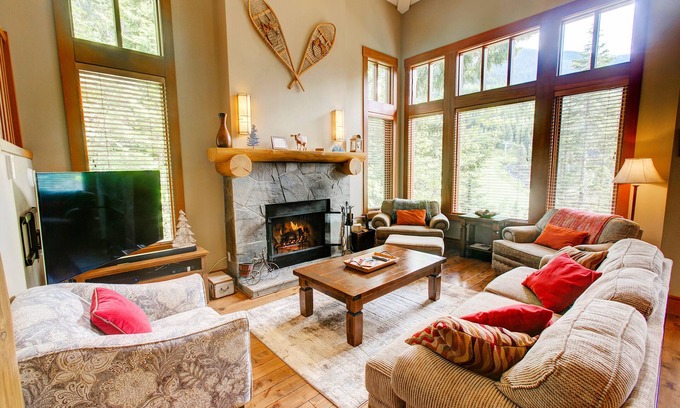Whistler Creekside House | Whistler Mountainside Ski-In Ski-Out Spectacular Views