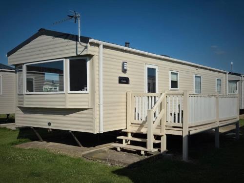 Seasalter House | Whitstable Trieste - 3 Bedroom, sleeps 8 Pet friendly, family friendly